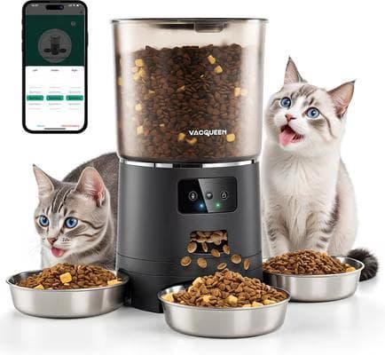 Vacqueen black smart automatic cat feeder dispensing food into three stainless bowls